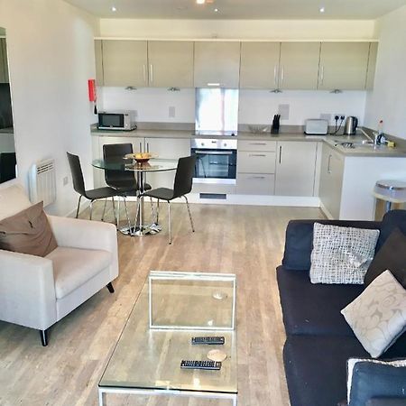 New Central Woking 1 And 2 Bedroom Apartments With Free Gym, Close To Train Station Exteriér fotografie