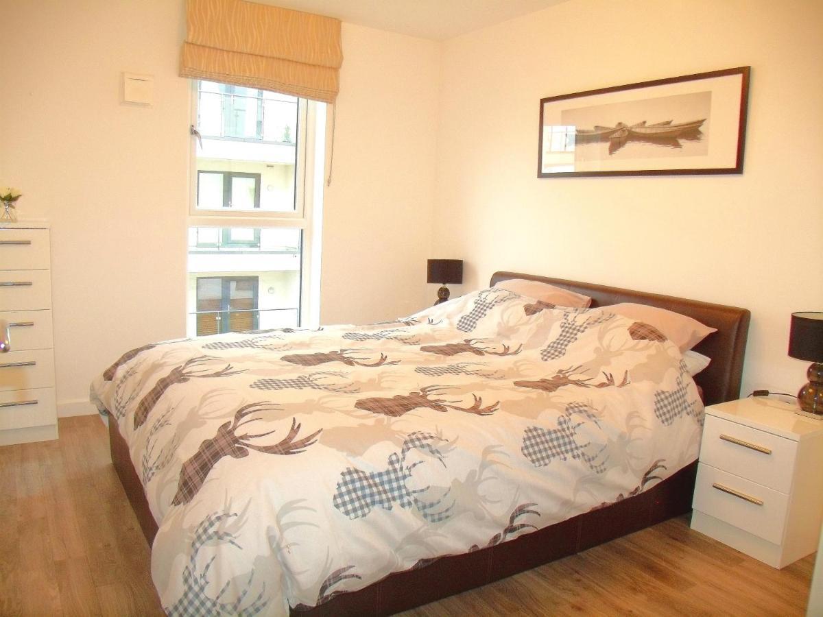 New Central Woking 1 And 2 Bedroom Apartments With Free Gym, Close To Train Station Exteriér fotografie