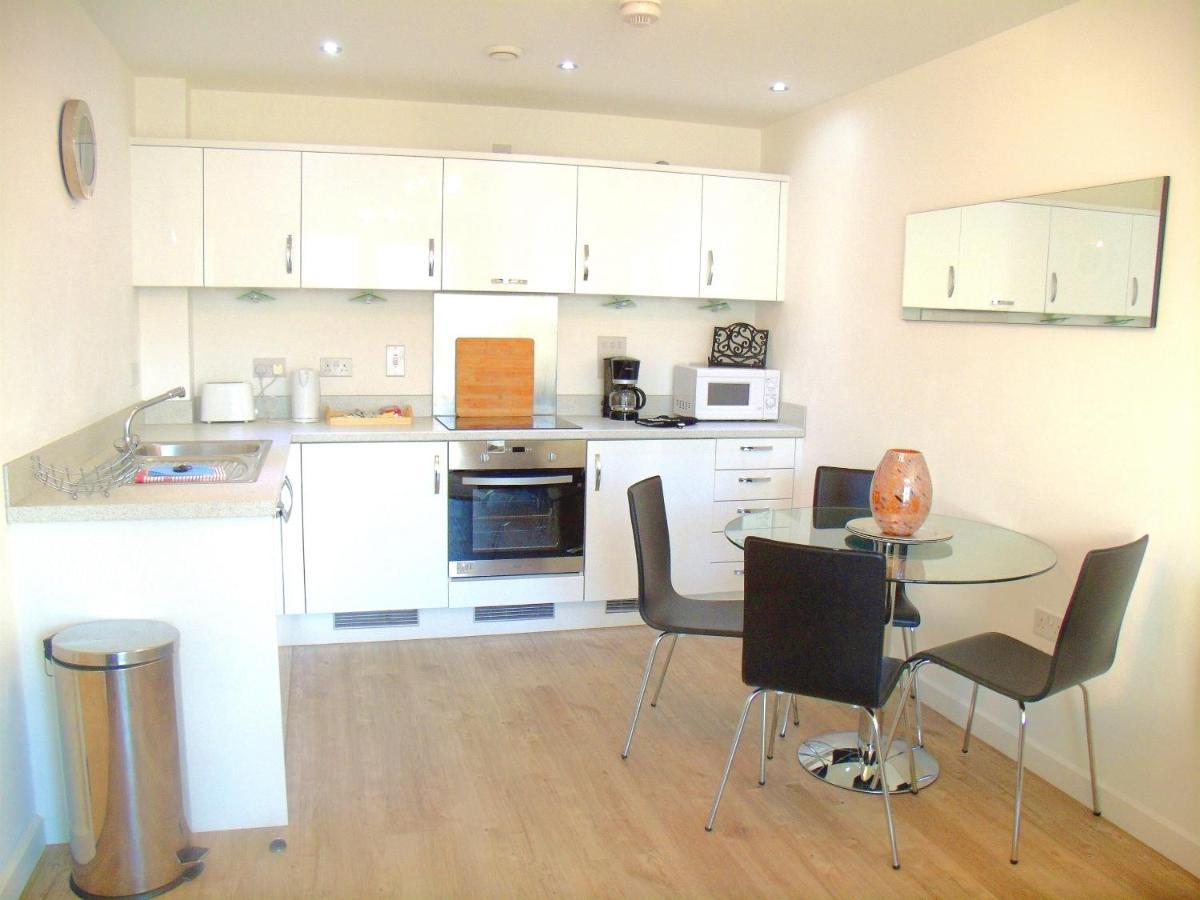 New Central Woking 1 And 2 Bedroom Apartments With Free Gym, Close To Train Station Exteriér fotografie