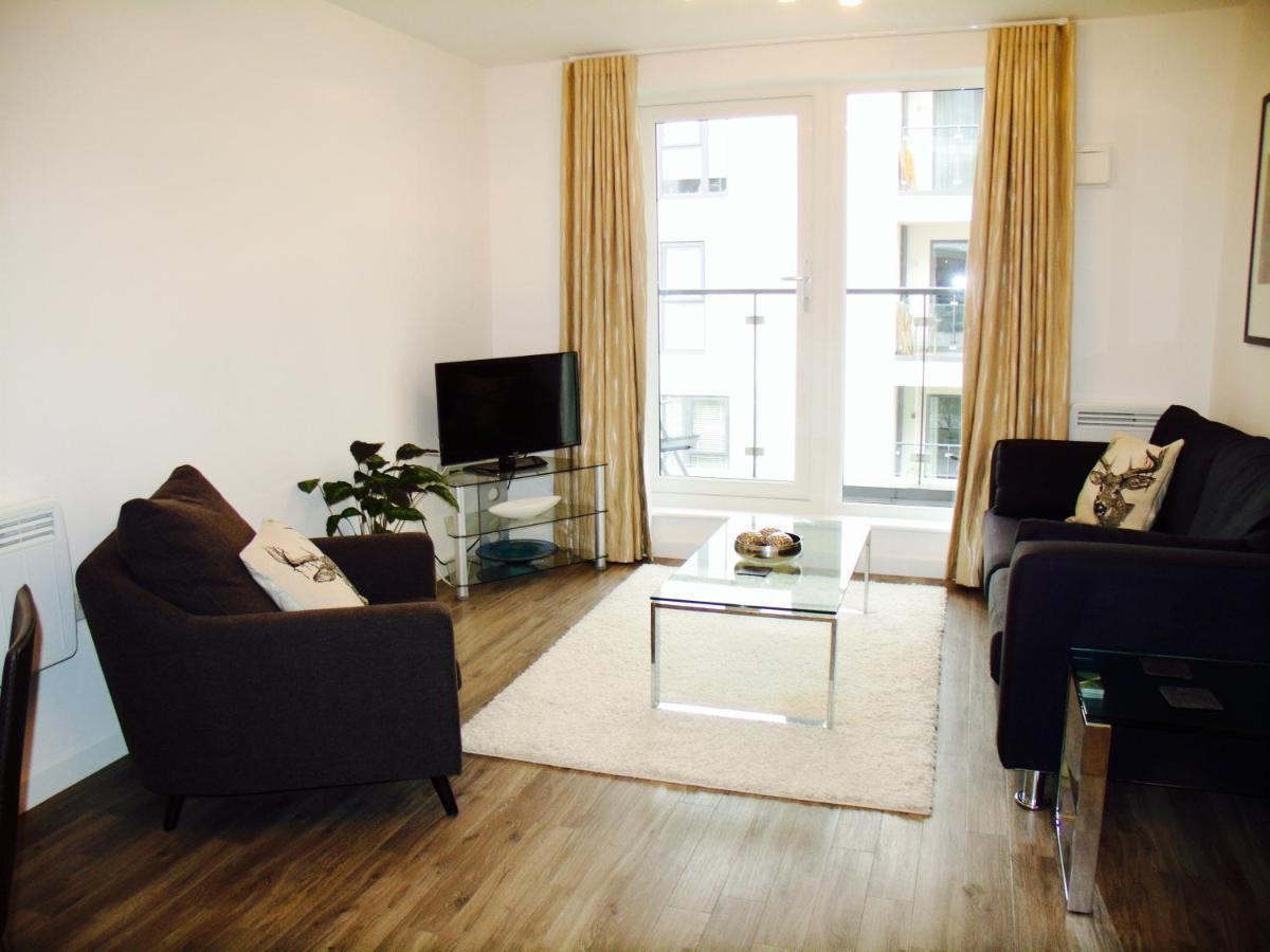 New Central Woking 1 And 2 Bedroom Apartments With Free Gym, Close To Train Station Exteriér fotografie