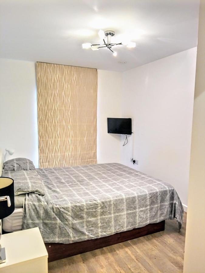 New Central Woking 1 And 2 Bedroom Apartments With Free Gym, Close To Train Station Exteriér fotografie
