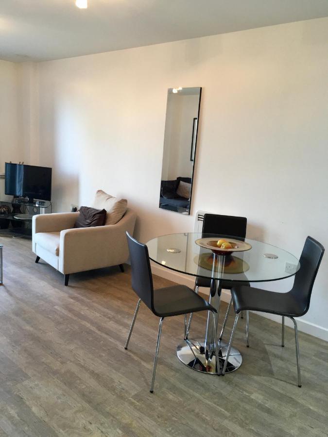 New Central Woking 1 And 2 Bedroom Apartments With Free Gym, Close To Train Station Exteriér fotografie