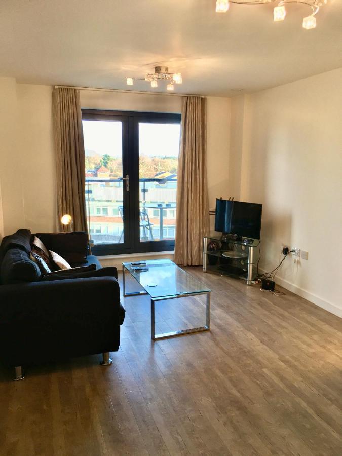 New Central Woking 1 And 2 Bedroom Apartments With Free Gym, Close To Train Station Exteriér fotografie